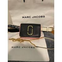 ราคา Used Marc Jacobs Hip Shot bag ของแท้! (23862044989)
