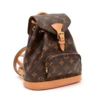 ราคา Used กระเป๋าเป้หลุยส์ LV สภาพดีมาก ของสะสมของแม่ค้าเอง ขอปล่อยของสะสมค่ะ รับประกันของแท้ล้านเปอร์เซ็น ปล่อย 15,00บาท (2247602918)