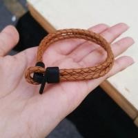ราคา nn_braceletสายรัดข้อมือ RASTACLAT รหัส 168 สร้อยข้อมือหนังถักแบบกลมรวบสองเส้น ตัวล็อคเป็นสีดำนะคะ (965034952)