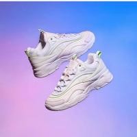 ราคา Fila Ray Pipey 23 cm. ของใหม่ รุ่นใหม่ Jan 2019 ภาพสินค้าจริงเลื่อนรูปถัดไป ซัมเมอร์นี้ ช้อปกระหน่ำกับโค้ดส่วนลด 100.- (2102560410)