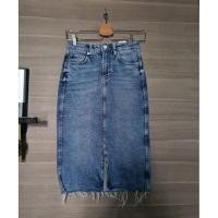 ราคา ส่งต่อ กระโปรงยีนส์เข้ารูปทรงสอบ ผ่าหน้า ป้าย ZARA แท้ ผ้ายืดได้นิดหน่อย (4116292162)