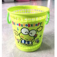 ราคา ตะกร้าจิ๋ว ตะกร้ากลมจิ๋วลายกบเคโระ มีหูหิ้ว ลายการ์ตูน กบเคโระ สีเขียว ขนาด 10*10*11 ซม. (7719566555)