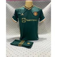 ราคา เสื้อฟุตบอล ทีมแมนยู เสื้อพร้อมกางเกงใหม่ล่าสุดชุดกีฬา 2023 กับ 2024 เนื้อผ้าดีใส่สบาย (23765787659)