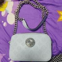 ราคา กระเป๋าGUESSสีฟ้ามือสองไม่ได้ใช้งานเลย(เป็นมือ1 แต่ขายราคามือ2) (11270929594)