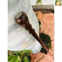 ราคา Bitcoin ไม้ตะพด ไม้เท้า ทำจากไม้มะเกลือเนื้อดำ หัวแก่นขาม ฝังเหรียญครุฑ ความยาวประมาณ 108 ซม. 1 ชิ้น (22030536448)