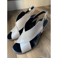 ราคา รองเท้า CHARLES&KEITH ชาร์ลส แอนด์ คีธ แท้ 100% ส้นสูง Size 38 มืองสอง (1936997925)