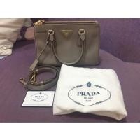 ราคา Prada saffiano 25 cm (1539773359)