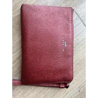 ราคา coach คล้องมือ สีแดง (22513013182)