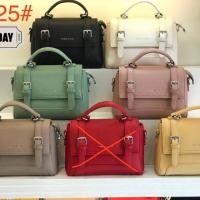 ราคา กระเป๋า แบรนด์ Charles & Keith (7239872546)