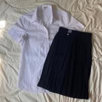 ราคา ส่งฟรี! เสื้อเเขนสามเหลี่ยม หลังปีกนกร้านมุมทอง - กระโปรงพลีทจีบเล็กยาว นิสิต นักศึกษา (23937765413)