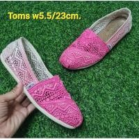 ราคา Toms แท้ มือสอง 23cm. (23529639978)