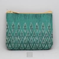 ราคา YOUNG KONG CRAFTs กระเป๋าสตางค์ผ้าไหม ผ้าไทยใบสั้นจับพอดีมือ ขนาด 8.5 x 11 cm. ใส่ธนบัตรพับครึ่ง ใส่เหรียญ ใส่บัตรได้ (4047196958)