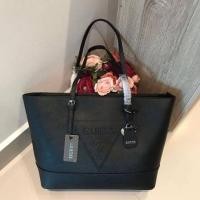 ราคา [Outlet แท้ของหมด​ชั่วคราว​]​ แบรนด์​ GUESS SAFFIANO SHOPPER BAG กระเป๋าสะพายทรง Tote​ ใบใหญ่​ (4601317772)