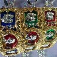 ราคา เลสข้อมือ กรอบทองฝังเพชร พร้อมกล่อง (7834594438)