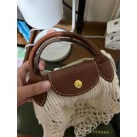 ราคา Used like new Longchamp ไม่มีตกหนิ สีครีม (16468497408)