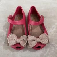 ราคา รองเท้า Mini Melissa สีชมพู มีโบว์ มือสองสภาพดีมาก ขายต่อถูกๆ ค่ะ (21332225336)