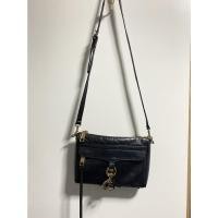 ราคา ขายกระเป๋าหนังแบรนด์ Rebecca minkoff มือสอง สภาพดี งานหนังสวยเงางาม อะไหล่สีทองมีเฟดไปบ้างตามการใช้งานค่ะ (18907812201)