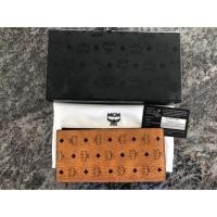 ราคา กระเป๋าสตางค์ยาวMCMแท้ปี2017 ลดได้นะคะ (2208560721)