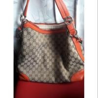 ราคา Used Gucci กระเป๋า Gucci มือสอง สภาพใช้ดี (4331884923)