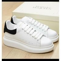ราคา Alexander McQueen Casual Fashion Sneakers 2021 New Rebound Comfortable Men and Women with The Same Casual Shoes (21771701426)