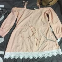 ราคา ชุดเดรสเปิดไหล่ มือสอง 40 บาท (1180204805)