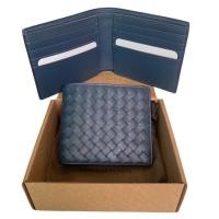 ราคา กระเป๋าสตางค์ผู้ชาย แบบใบสั้น สีน้ำเงิน ใส่การ์ดได้ 8 ช่อง แบรนด์ Bottega Veneta 8 Cards Navy Blue (17209575751)