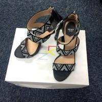 ราคา รองเท้า LYN แท้ เบอร์ 36 สภาพ 90% (876842049)