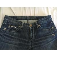 ราคา กางเกงยีนส์มือสองแบรนด์แท้ Guess เอว30” สะโพก 38” (2336757642)