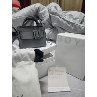 ราคา Boyy bobby charm สี frosted gray (18789533583)