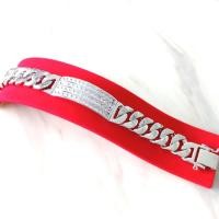 ราคา สร้อยข้อมือผู้ชายเลสเพชรสี่เหลี่ยมฝังล็อค 4 แถว ชุบทองคำขาว (11128988007)