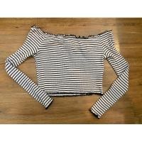 ราคา เสื้อปาดไหล่ลายทาง h&m (มือสอง) (22047371982)