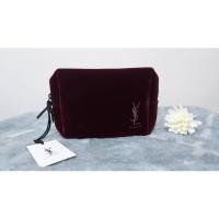 ราคา กระเป๋าใส่เครื่องสำอาง YSL ของแท้ ผ้ากำมะหยี่สีแดงเลือดหมู YSL Beaute Velvet Pouch Bag (18190591139)