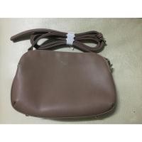 ราคา กระเป๋าสะพาย Crossbody ซิป 3 ช่อง สีกะปิ (5844039192)