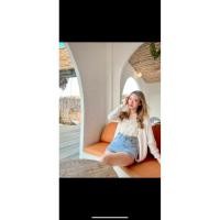 ราคา เสื้อสายเดี่ยวสีขาวลายลูกไม้ (23984369718)