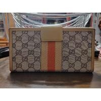 ราคา กระเป๋าสตางค์ GUCCI ของแท้ 100% มือสอง สภาพดีเกิน 95% (12535095928)