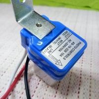 ราคา สวิทช์แสงแดด สวิตช์ไฟกิ่ง สวิตช์ไฟถนน สวิตช์ไฟ automatic สวิตซ์เปิดปิดเอง 12v 24v 220v 10A (2372201724)