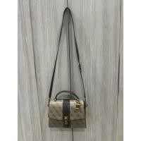 ราคา กระเป๋าสะพาย Guess มือสองมีตำหนิ (24910666374)