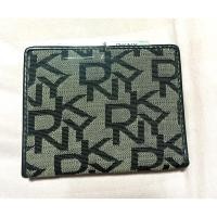 ราคา กระเป๋าสตางค์ DKNY สภาพดี (11691979510)