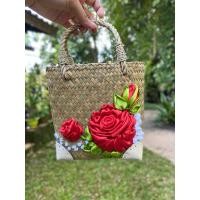 ราคา กระเป๋าสาน ปักลิปบิ้น (22683267808)