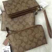 ราคา Impcoachza พร้อมส่ง กระเป๋าคล้องมือ Coach รุ่น signature double zip wristlet (F66506) สีน้ำตาล (812027305)