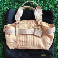 ราคา ⭐️CODE: NEWPSHRW ลด80บาท ⭐️ กระเป๋าถือ Fendi ของแท้ พร้อมถุงผ้า มือสอง (1583622928)