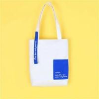 ราคา {พร้อมส่ง}✨ กระเป๋าผ้าสายห้อยพร้อมกระเป๋าหน้า เก๋ๆ (306174379)
