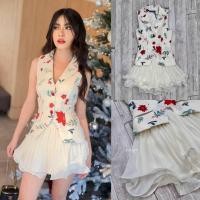 ราคา ❣️พร้อมส่ง LALAPIS เซ็ตเสื้อทรงสูทแขนกุด ลายดอกพอยน์เซตเทียสีแดง พื้นสีครีม มีกระเป๋า2 ข้าง มาพร้อมกระโปรงอัดพลีท (20691514574)