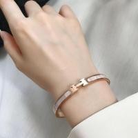 ราคา ส่งฟรี HANAMONO กำไลข้อมือ อักษร H โรสโกลด์ กำไลข้อมือH Rose Gold H Alphabet สําหรับผู้หญิง (21276022768)