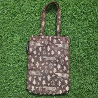 ราคา 006 กระเป๋า​มือสอง กระเป๋าถือมือสอง กระเป๋าคล้องมือ lisa Larson มือสอง ของดี (21329009833)