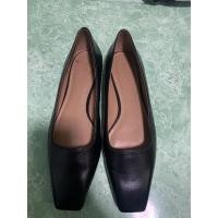 ราคา รองเท้ามือสองcharles & keith (8834257636)