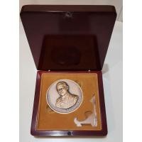 ราคา เหรียญที่ระลึกรัชกาลที่ 9 ครบรอบ 60 ปี บรมราชาภิเษก 5 พฤษภาคม 2553 เนื้อทองแดงรมดำพ่นทรายพิเศษ ขนาด 7 cm (22068659370)