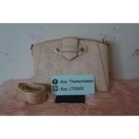 ราคา MCM Monogram Leather Essential Tote Crossbdy (15245669313)