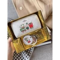 ราคา กระเป๋า​ใส่เครื่องสำอาง coach + พวงกุญแจกระจก (12385155796)