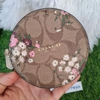 ราคา Coach C7357 Boxed Tech Organizer And Wireless Earbud Bag Charm Set In Signature Canvas With Evergreen Floral Print กระเป๋าใส่บัตร